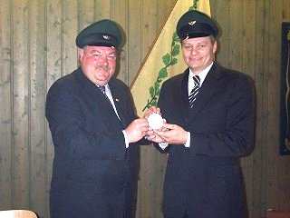 Ordensübergabe 2002 - Major Paul Imhäuser & Schützenkönig André Rumpff